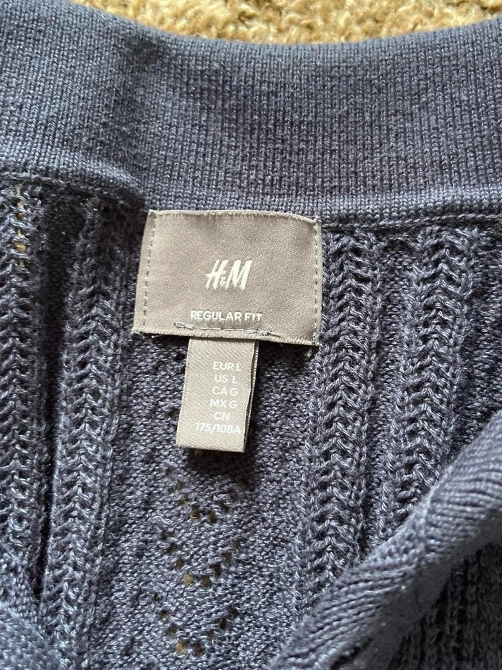 H&M Men’s Navy Short-Sleeve Button-Front Knit Shirt - Picture 3 of 3